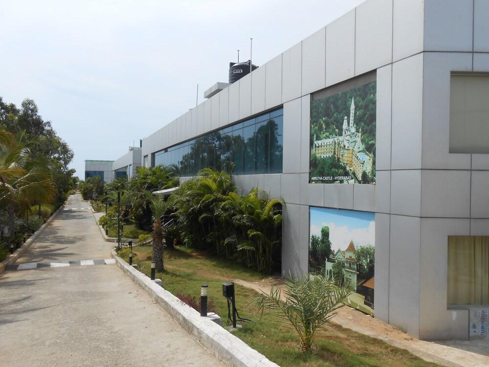 Jade Beach Resort Tirupporur Exteriér fotografie