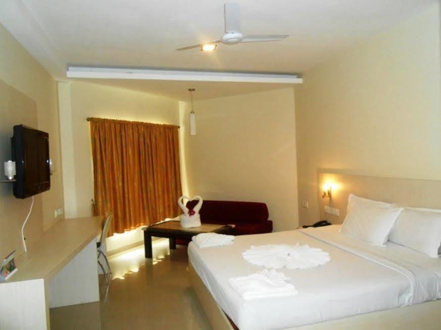 Jade Beach Resort Tirupporur Exteriér fotografie